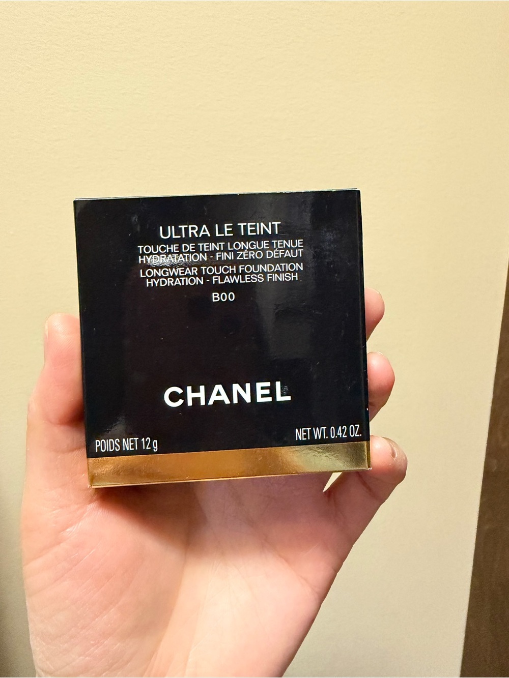 CHANEL Ultra Le Teint Longwear Touch Foundation